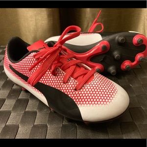 Puma Kids Soccer Cleats - Like New Size 11.0